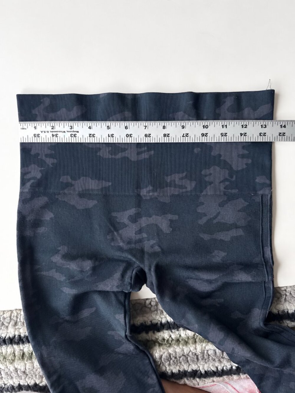 SPANX Look At Me Now Seamless High Rise Shaping Leggings Blue Camo Medium - Picture 6 of 6